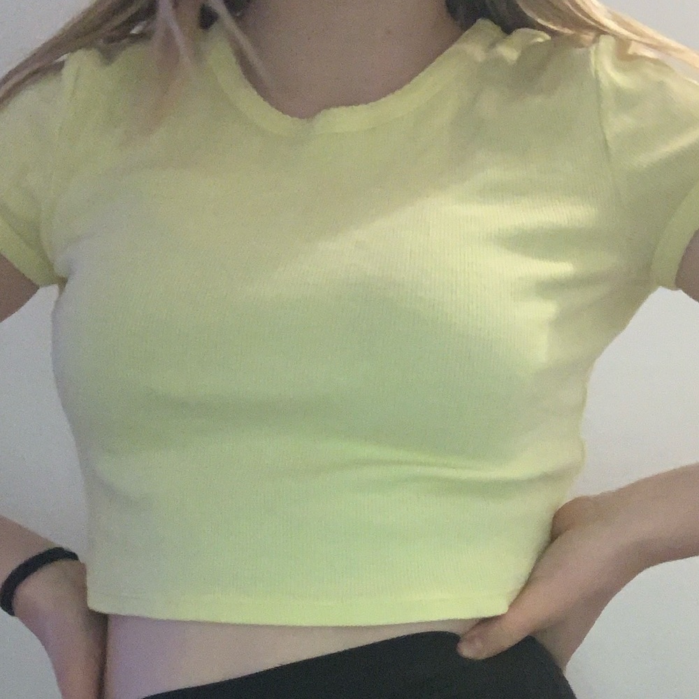 Cropped pacsun yellow shirt
